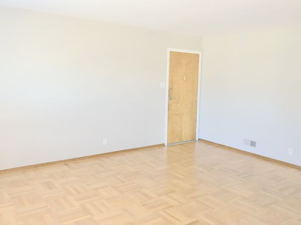 121 Del Prado Dr, Daly City, CA 94015