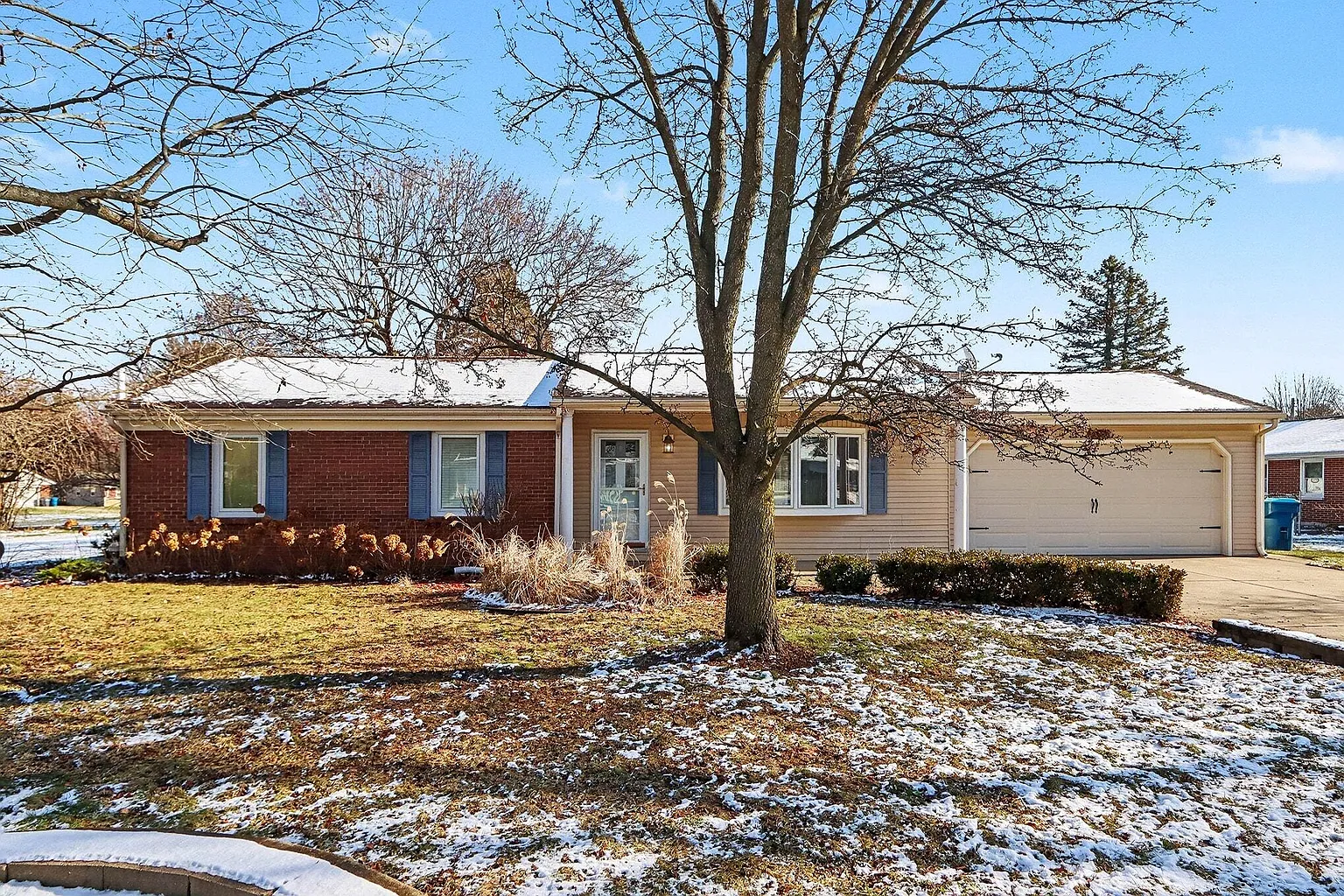 3588 W Brenda Ln photo 1