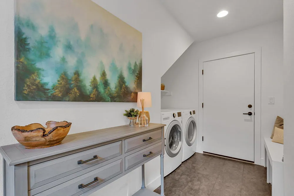 2 bed, 1226 sqft, $3,200 — Photo 2