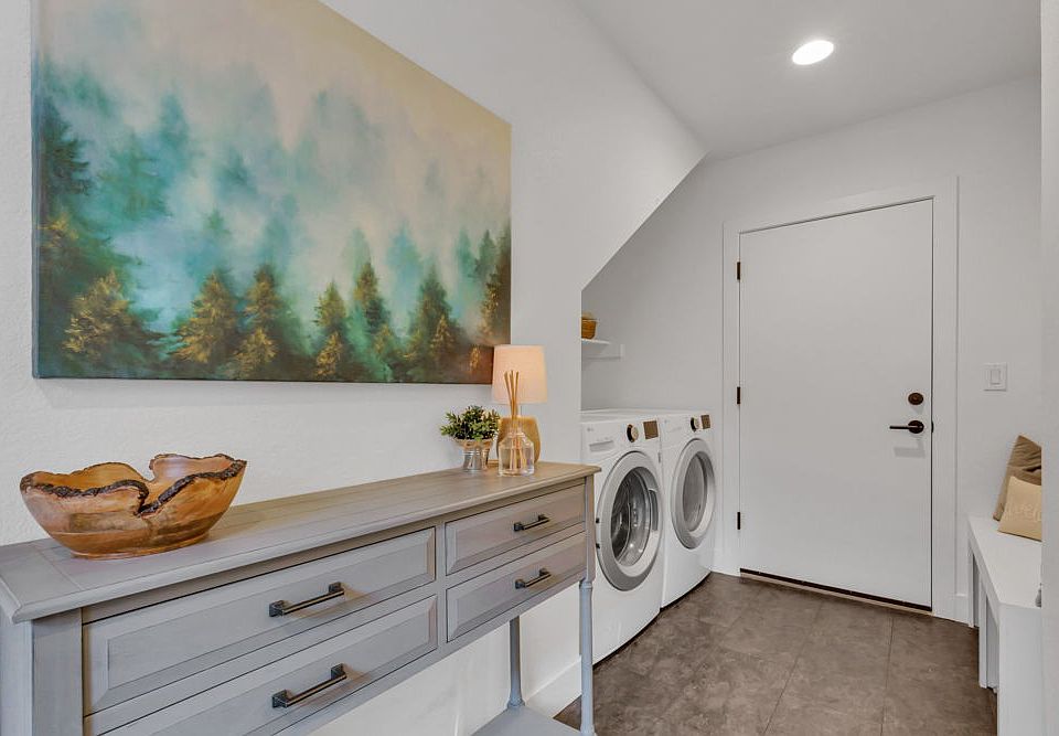 First floor mud room and laundry