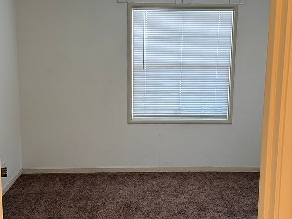4th image of 15087 Norton St