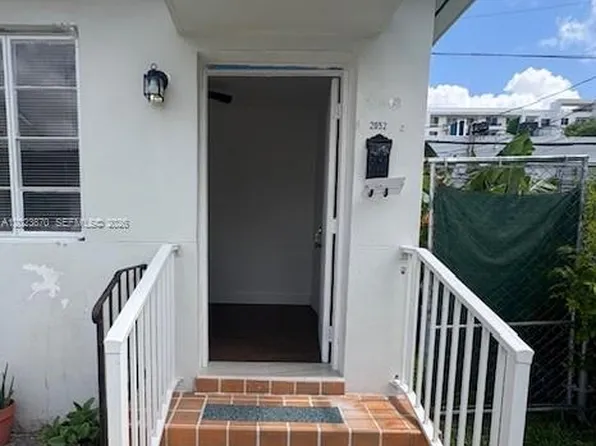 2052 SW 7th St #4, Miami, FL 33135