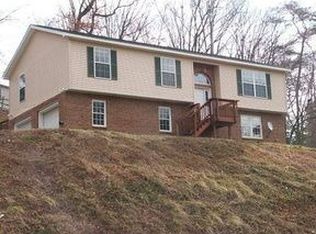 3155 Green Ridge Rd, Roanoke, VA 24019