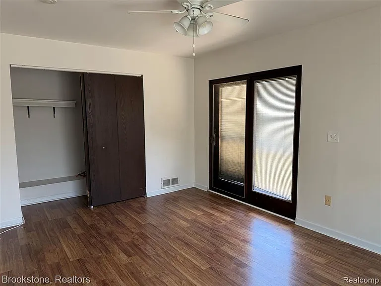 23600 Kelly Rd #6 — Photo 9