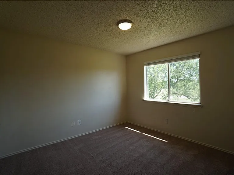 112 Creekside Dr — Photo 12