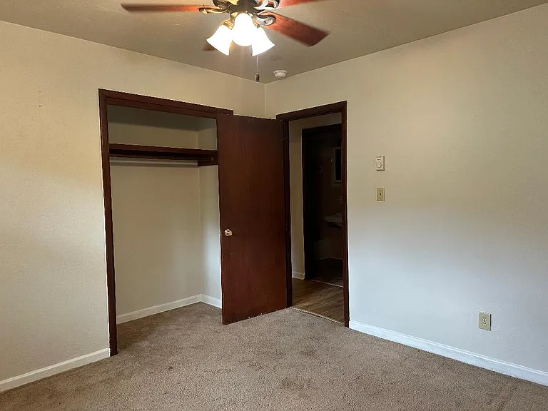 241 Woodview Ave — Photo 4