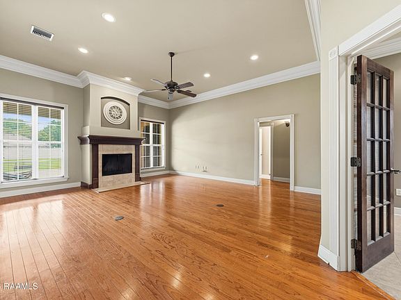 5th image of 605 Terrell Ct