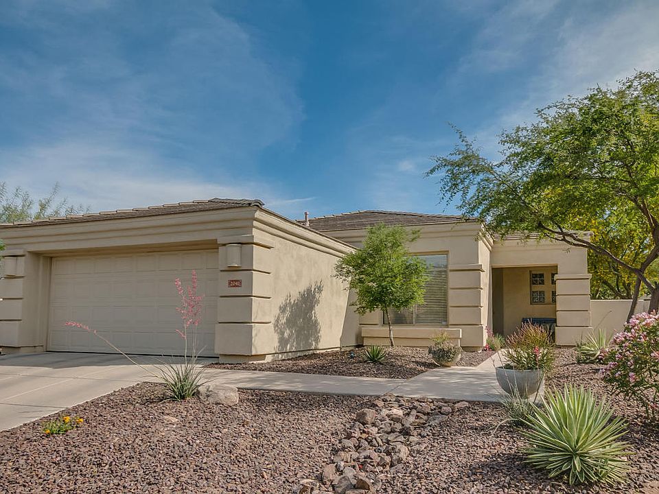 2nd image of 2041 E Valencia Dr