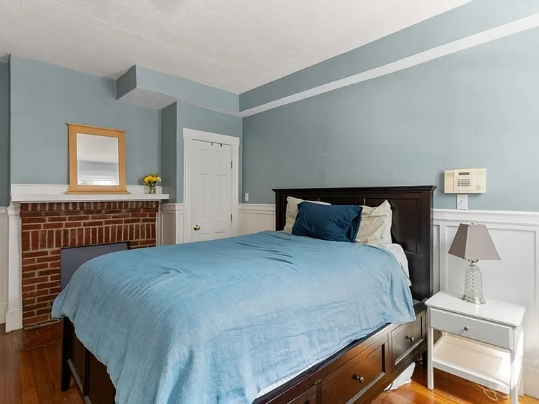 12 Monument Ave #1 — Photo 3