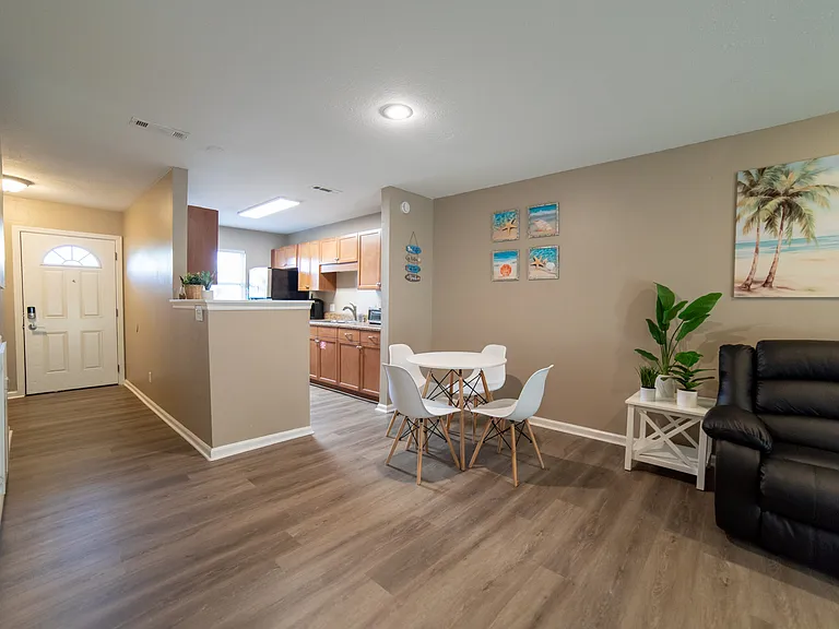 6300 Pinetree Ave #B — Photo 8