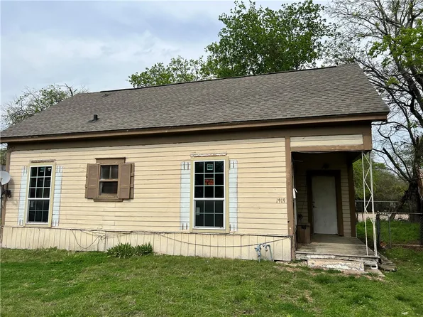 1919 McFerrin Ave, Waco, TX 76708