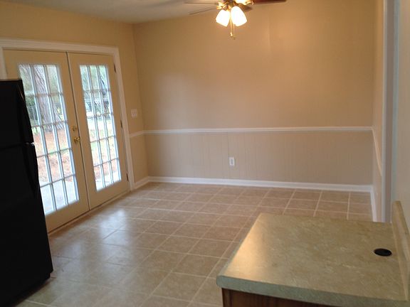 trenton eat-in kitchen