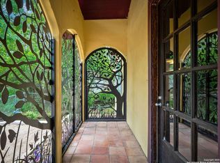 18111 Lake Shore Dr, Helotes, TX 78023