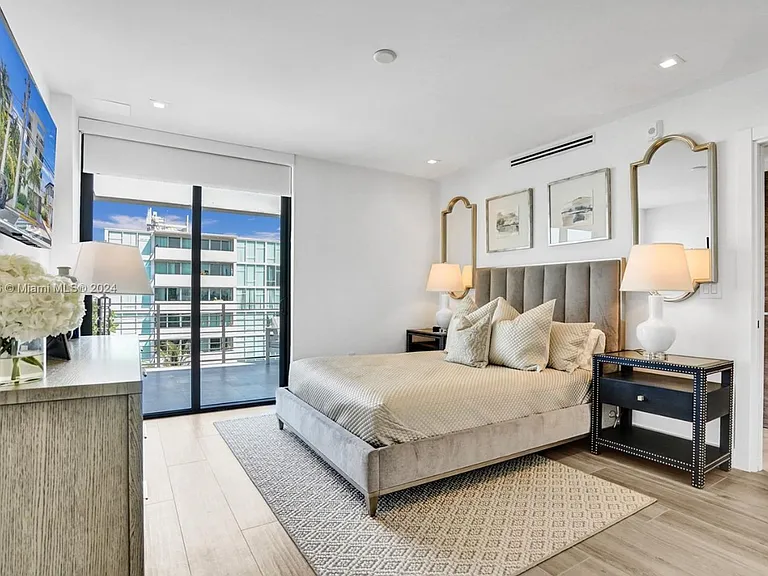 1930 Bay Dr #2 — Photo 31