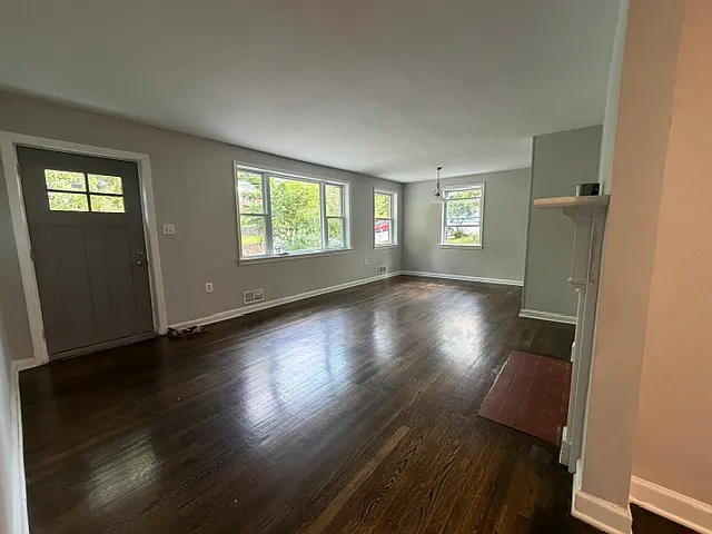 4 bed, 948 sqft, $3,150 — Photo 3
