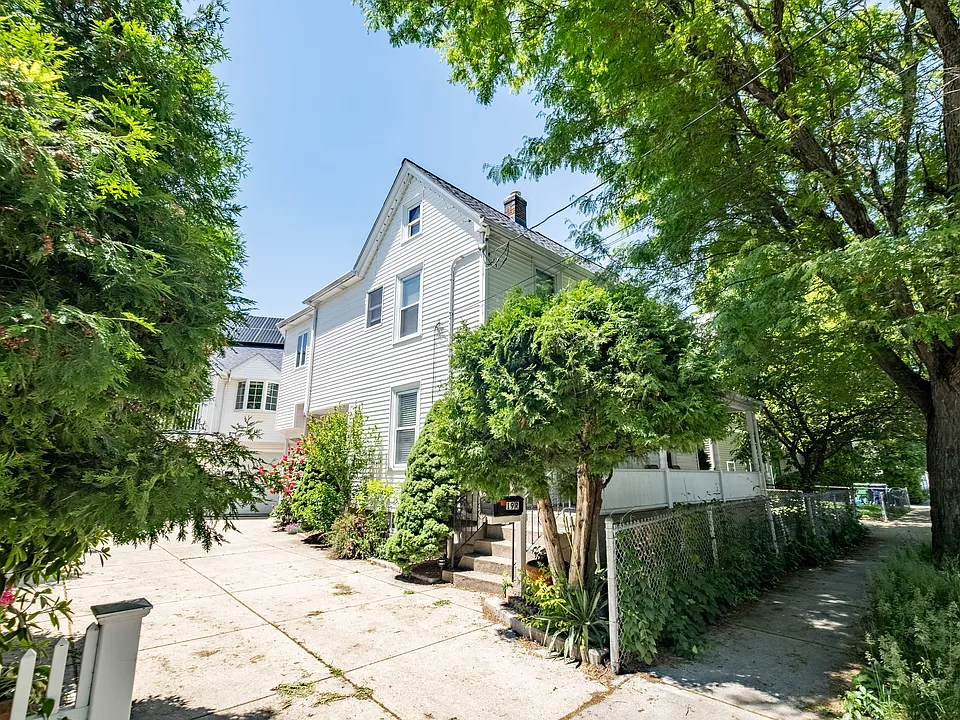19 Faxon St #F