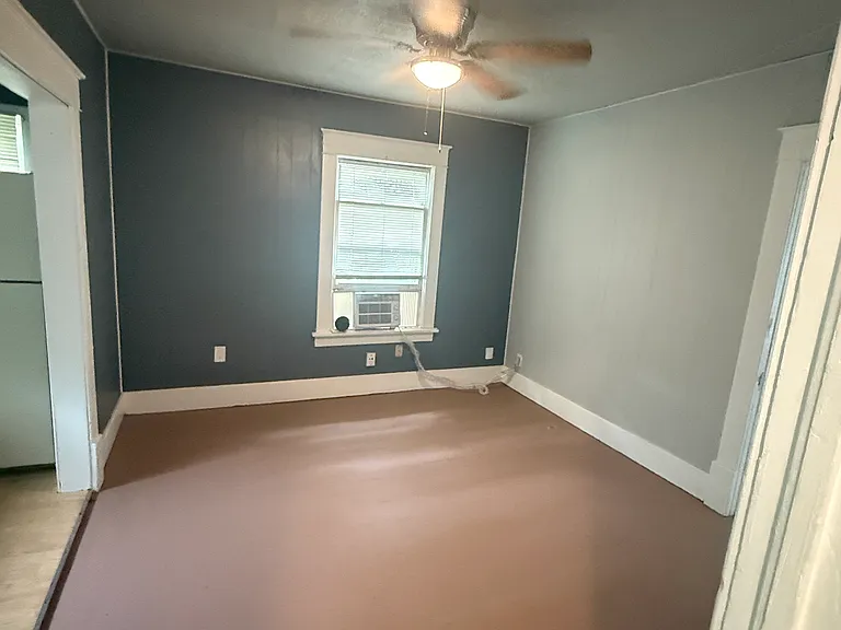 420 SW Franklin Ave — Photo 3