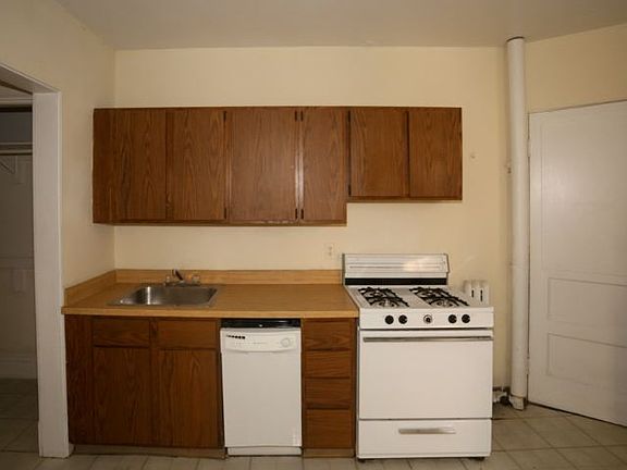 2nd image of 438 W Belden Ave APT 3