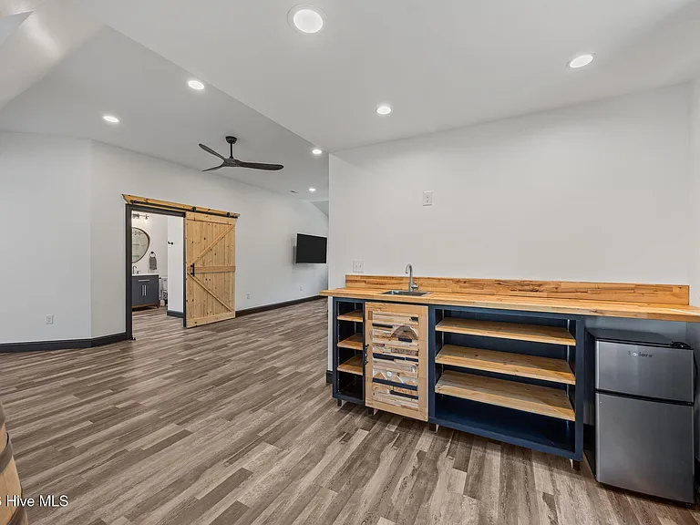 164 Bay View Dr — Photo 30