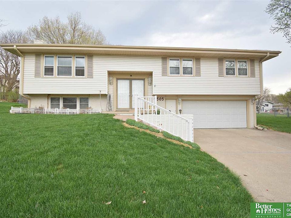 1st image of 1505 S 140th Avenue Cir