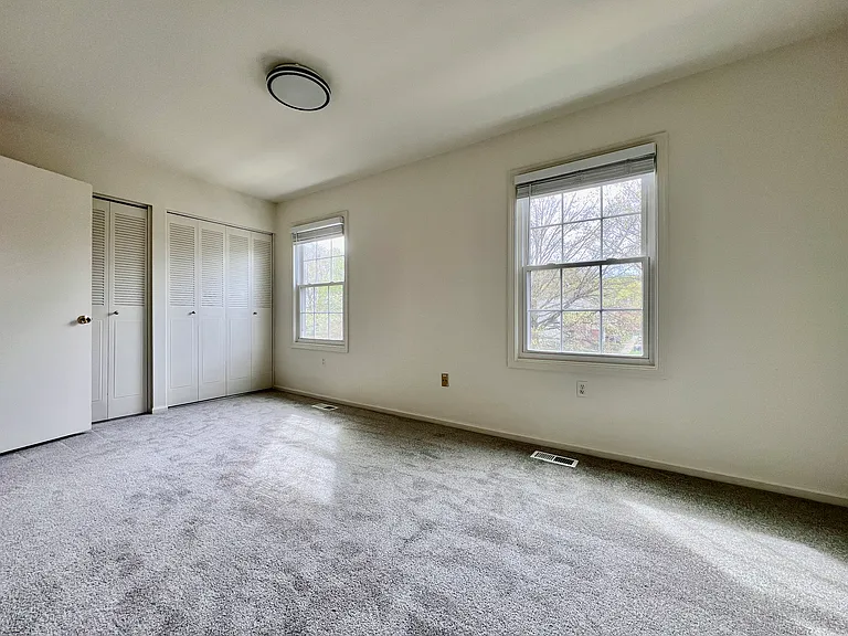 9832 Oakdale Woods Ct — Photo 13