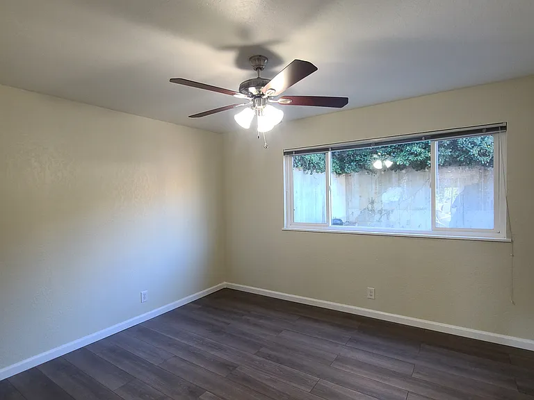 1830 Richardson St #1 — Photo 13