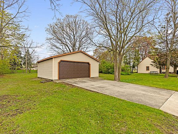 4th image of 4703 Durand AVENUE
