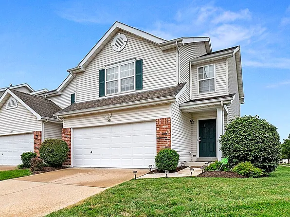 301 Northshore Ct, Saint Peters, MO 63376