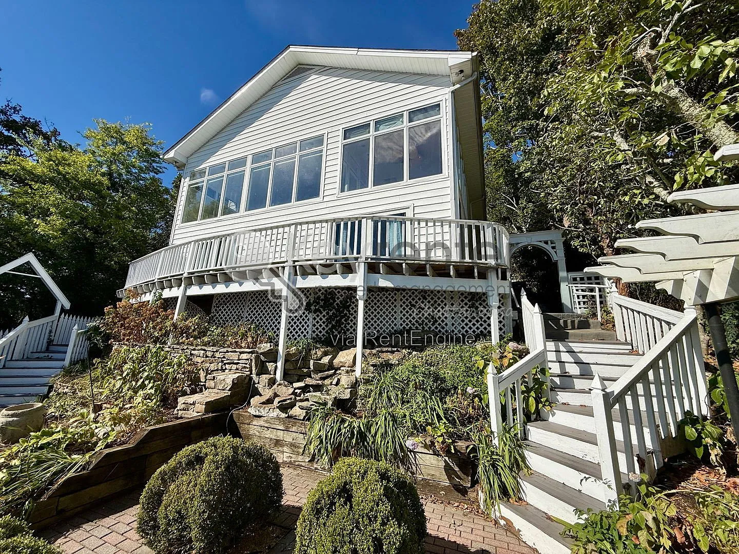4 bed, 3.0 bath, 3705 sqft, $3,595 — Photo 4