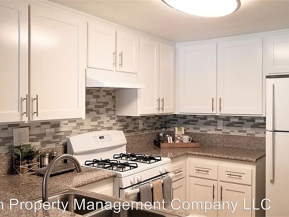 3rd image of 4928 Durfee Ave APT 26