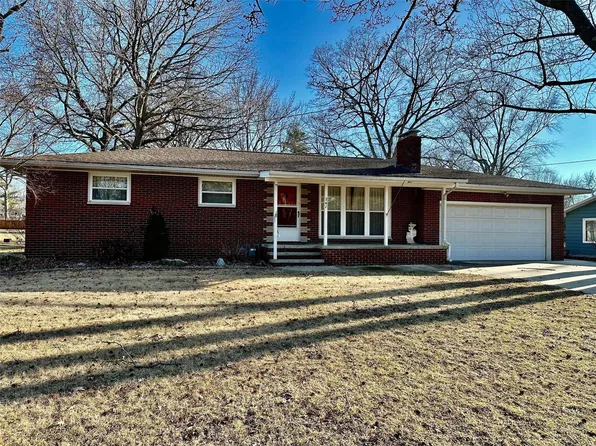 241 W Airline Dr, East Alton, IL 62024