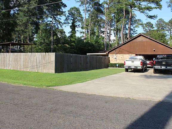 5th image of 752 S Princeton Dr