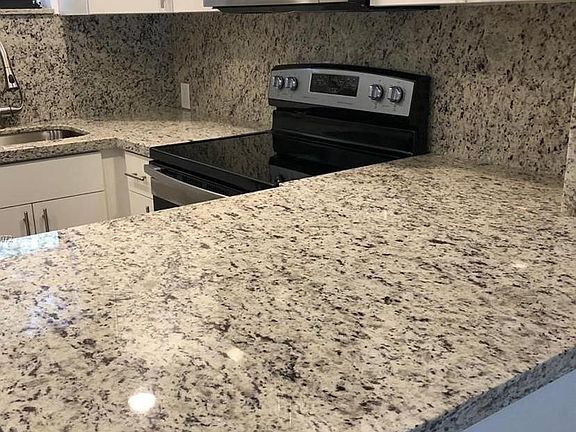 3rd image of 8290 Lake Dr APT 202