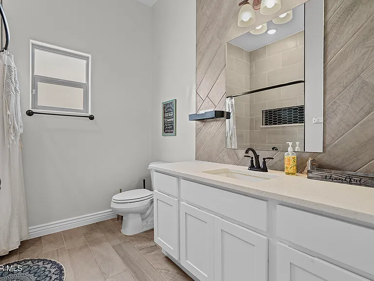 13401 Carterton Ave — Photo 7