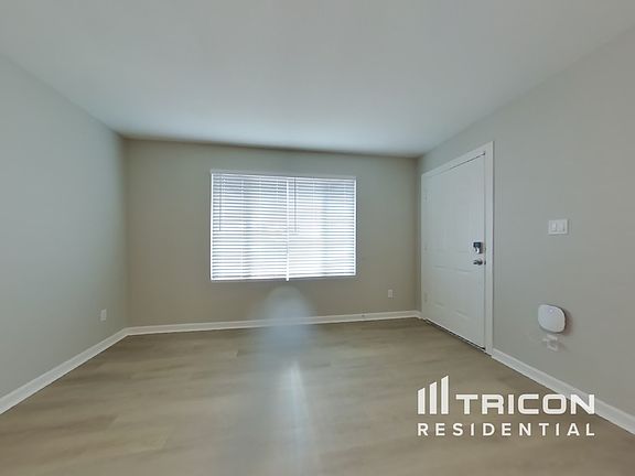 2nd image of 10630 N 33rd Ave