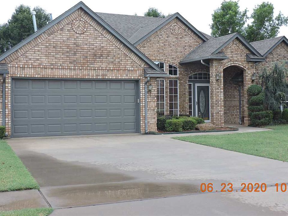 1st image of 7604 NW Castlerock Pl