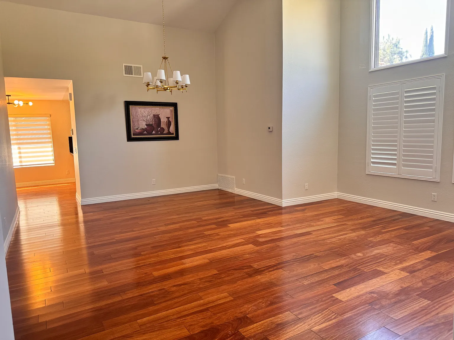3 bed, 1372 sqft, $3,500 — Photo 2