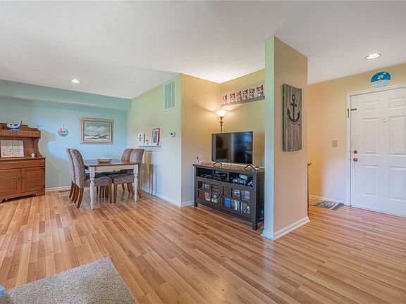 5th image of 500 Waterfront Pl