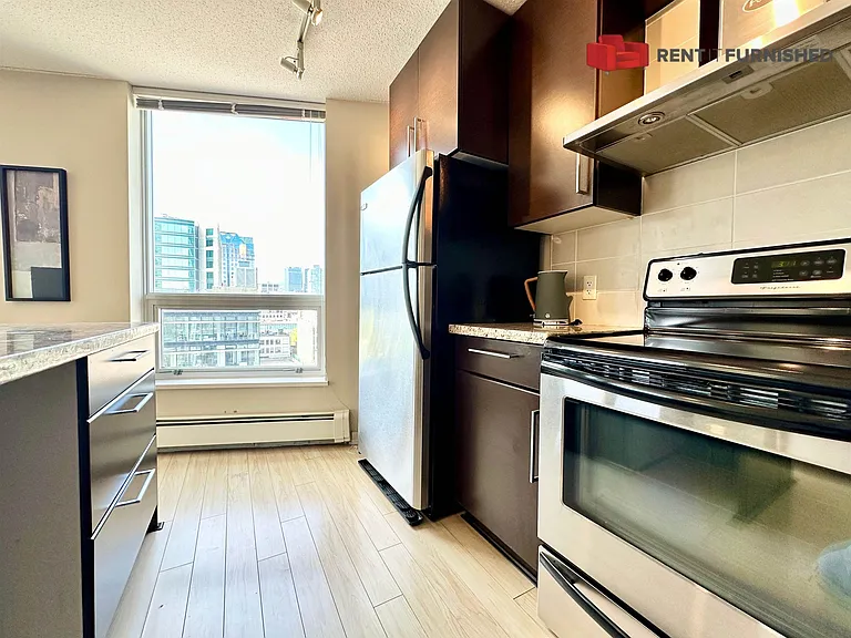 188 Keefer Pl — Photo 6