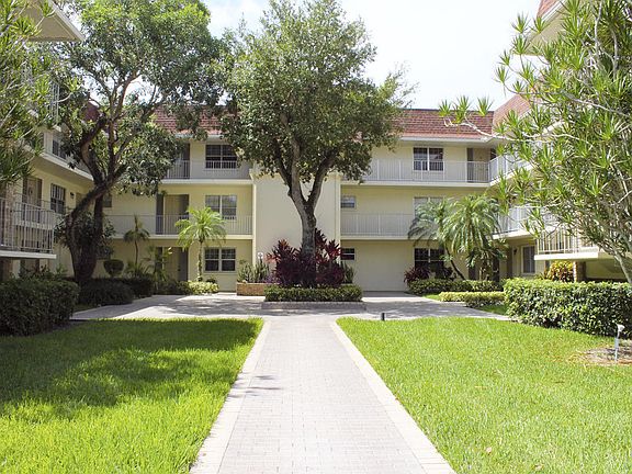 02_front2_5510 Tamberlane Circle #342