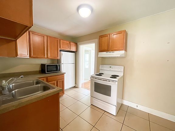4th image of 342 N Park Ave #1