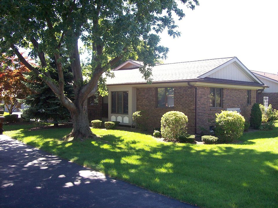 1st image of 828 Apple Blossom Ln