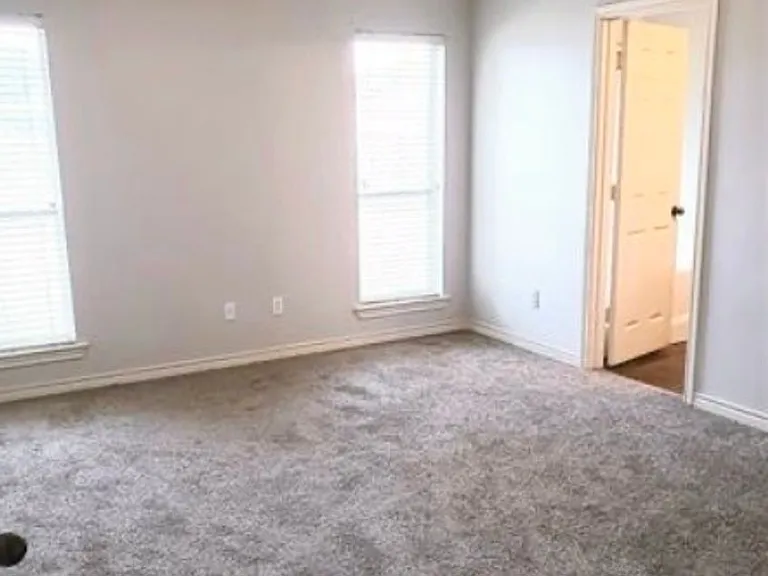 20441 Bluegrass Cir — Photo 4