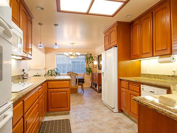 4th image of 1245 Rosalia Ave