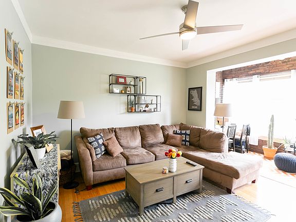 2nd image of 1406 W Farragut Ave #3