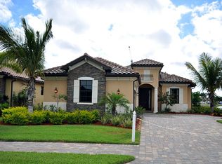 2818 Aviamar Cir, Naples, FL 34114