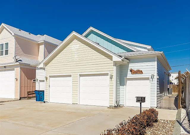 152 Paradise Pointe Dr #101 — Photo 1