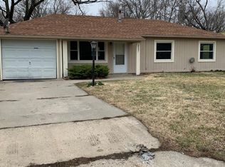 3347 SW Clare Ave, Topeka, KS 66611