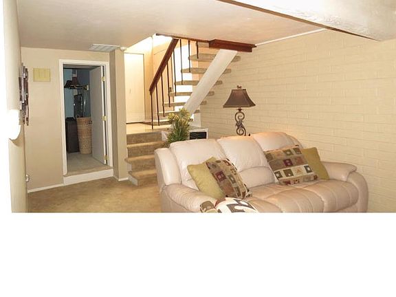 4th image of 4707 Greenbriar Dr