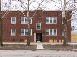 3652 W Eddy St #1, Chicago, IL 60618